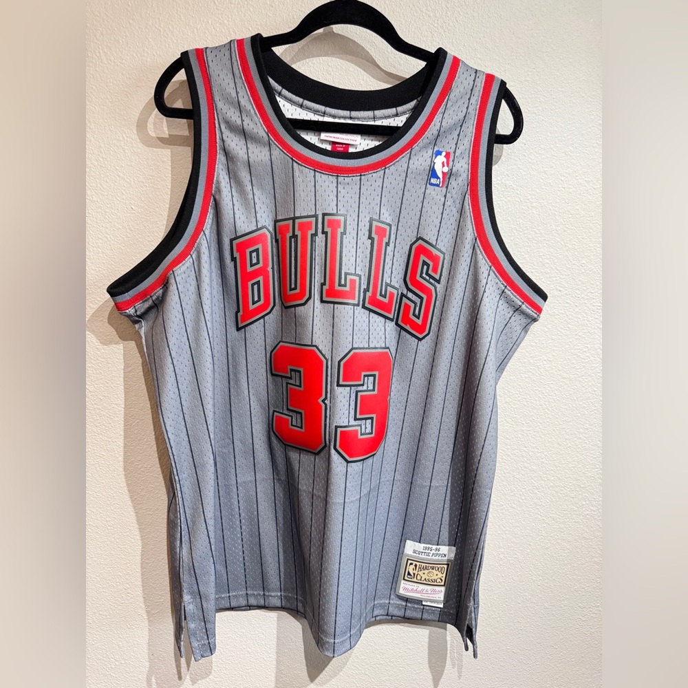 Mitchell & Ness Chicago Bulls Pippen Jersey